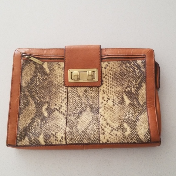 BCBG LEATHER & SNAKE PRINT HANDBAG - Picture 4 of 7